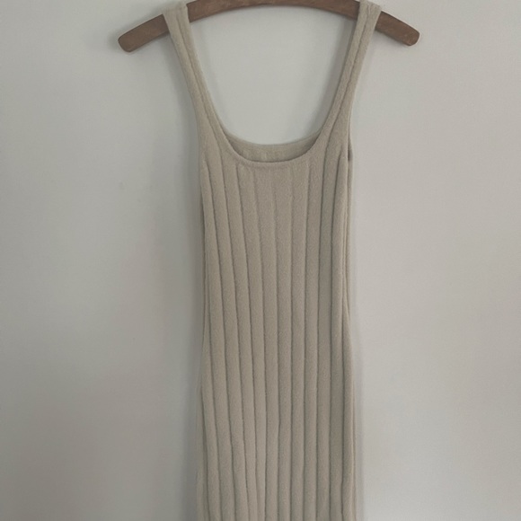 Aritzia ribbed sweater dress - Picture 1 of 2